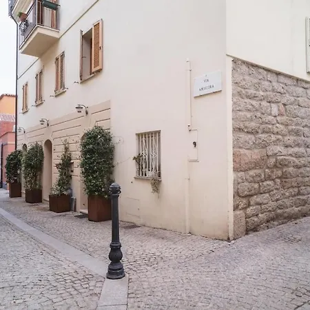 Nel Centro Storico Di * 奧爾比亞