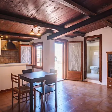Nel Centro Storico Di * 奧爾比亞